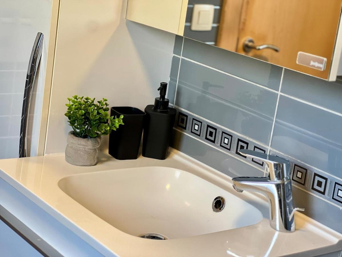 Isa'bellescale - Fully Equipped House 2km From Brussels South Airport Сasa de vacaciones